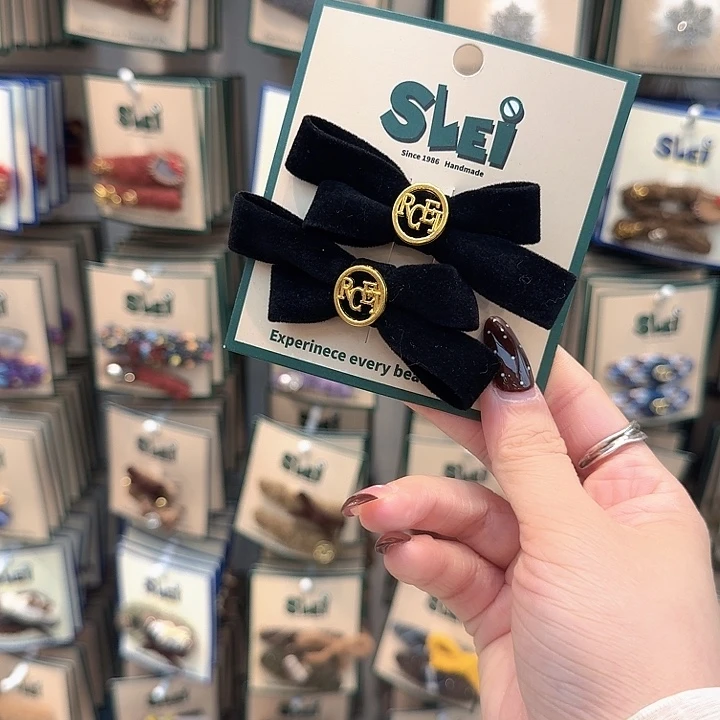 黑色丝绒蝴蝶结鸭夹