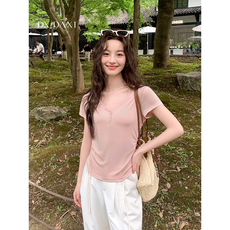 代大喜【有氧T】打底短袖v领基础收腰2025新款慵懒风小版女T恤