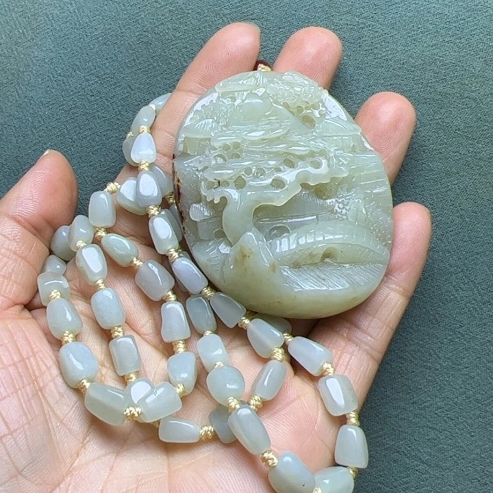 和田玉把件未镶嵌山*