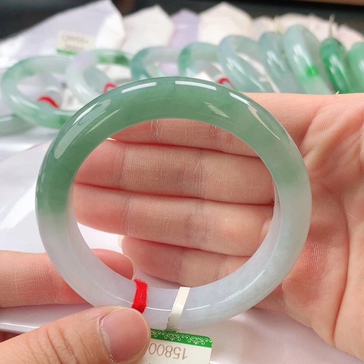 翡翠手镯未镶嵌缅甸A货翡翠手镯