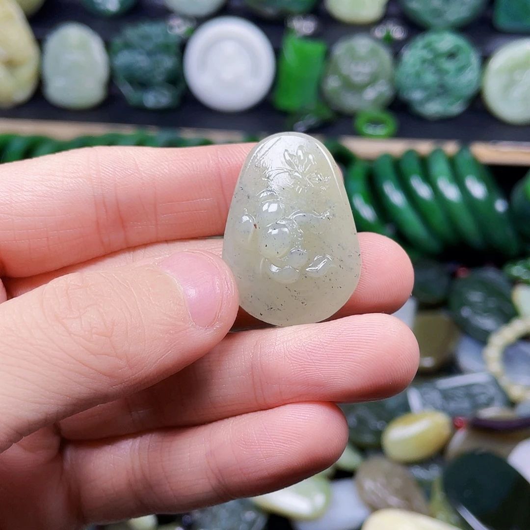 和田玉未镶嵌珠宝奇石