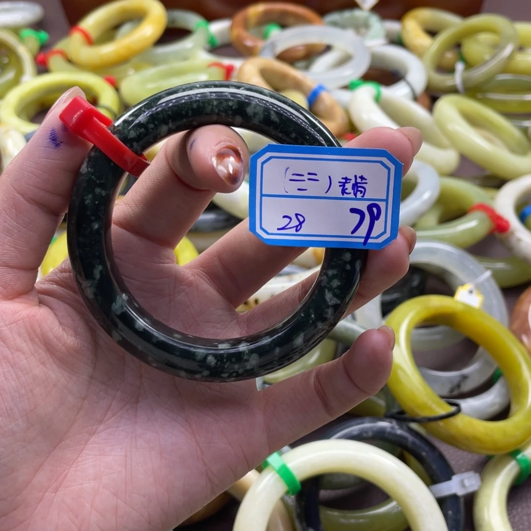 (****蛇纹石玉未镶嵌手镯