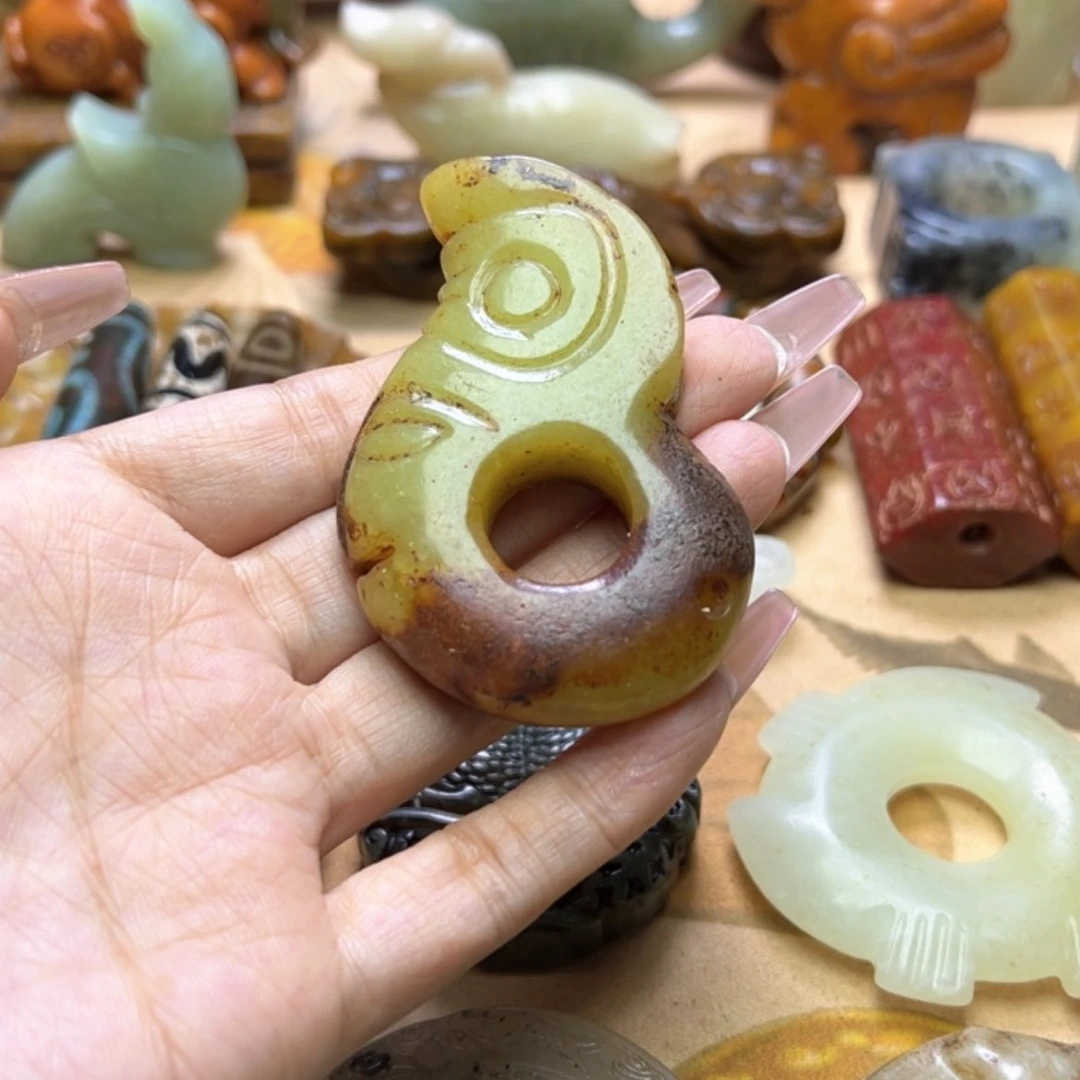 【闪购商品】蛇纹石玉颈饰未镶嵌