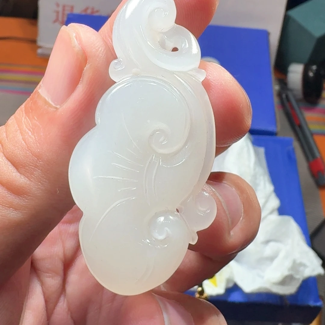 颈饰未镶嵌和田玉（糖玉）