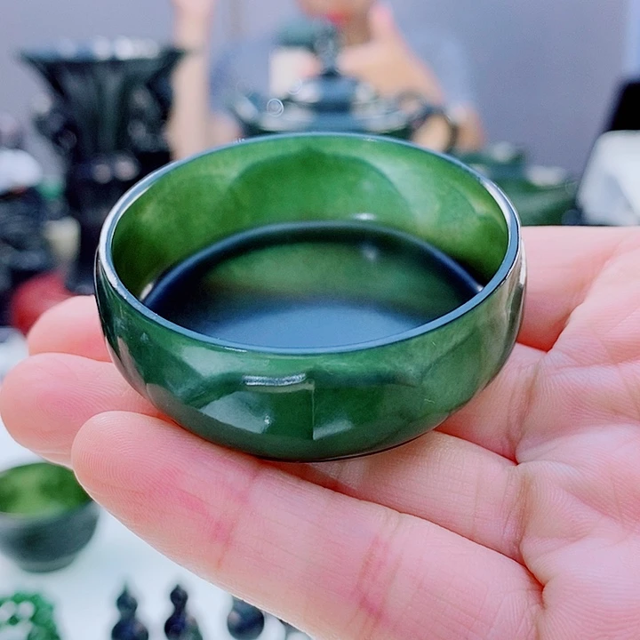未镶嵌和田玉（青玉）把件