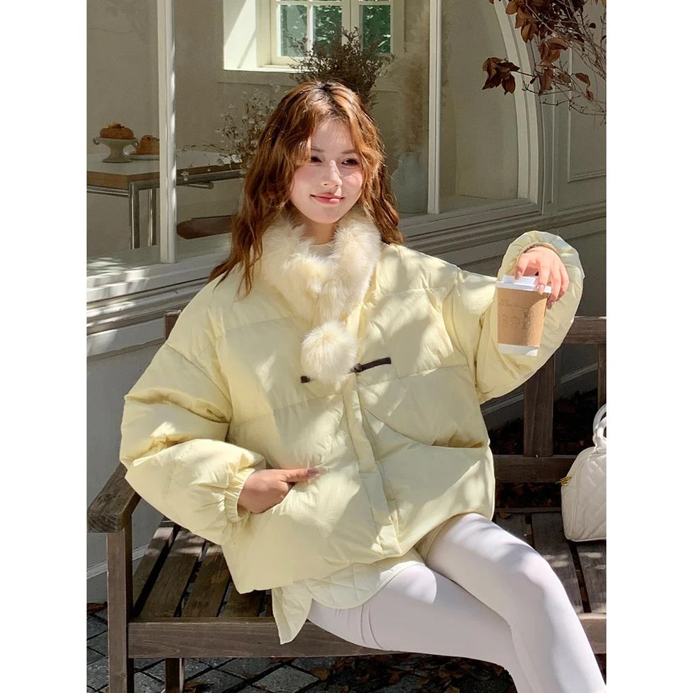 VOCKOO官方巨好看的黄色羽绒服女冬季2025新款短款小个子可爱清新