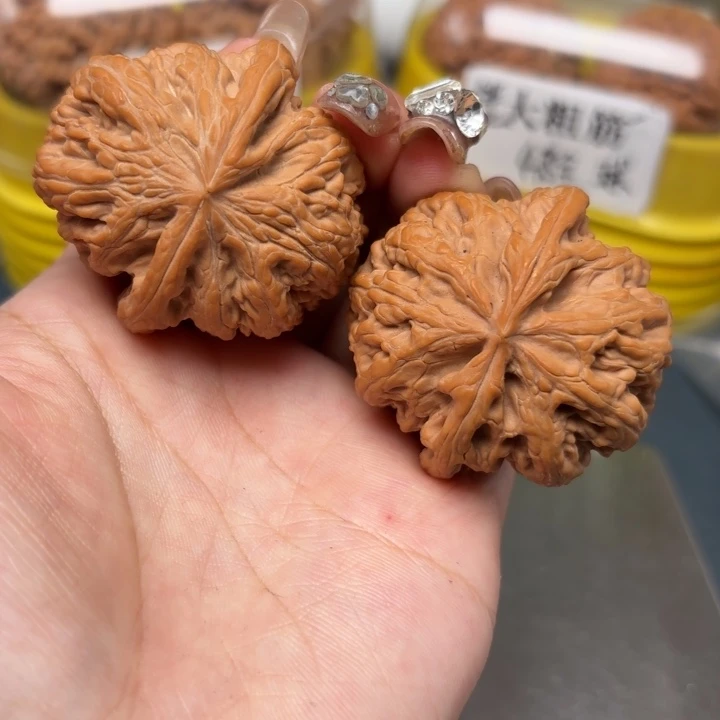 文玩核桃吊坠44-32569-02