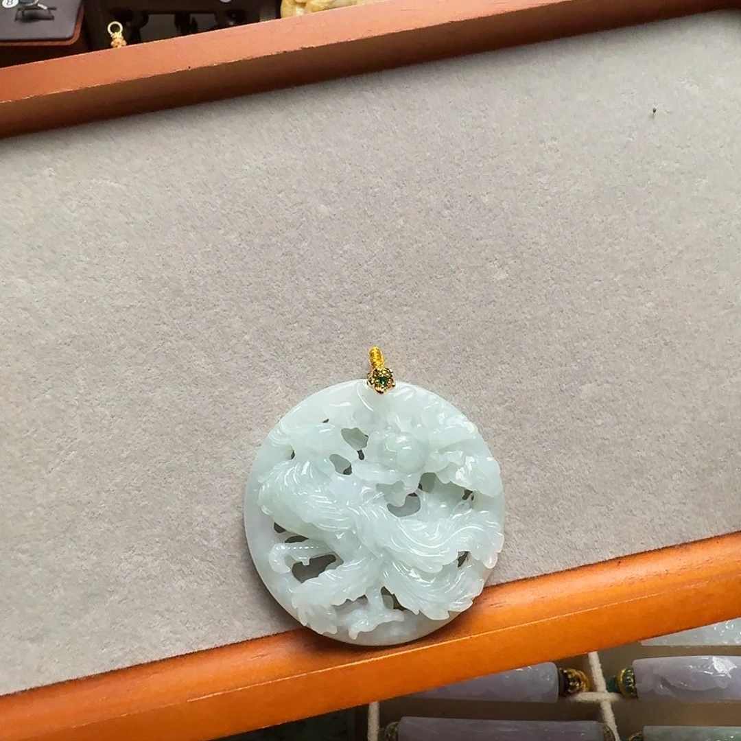 翡翠未镶嵌吊坠(赠链)