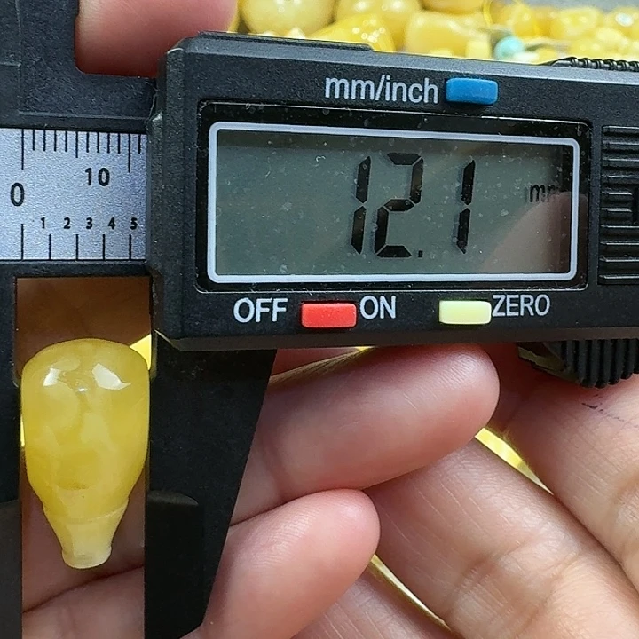 蜜蜡未镶嵌裸石15杂