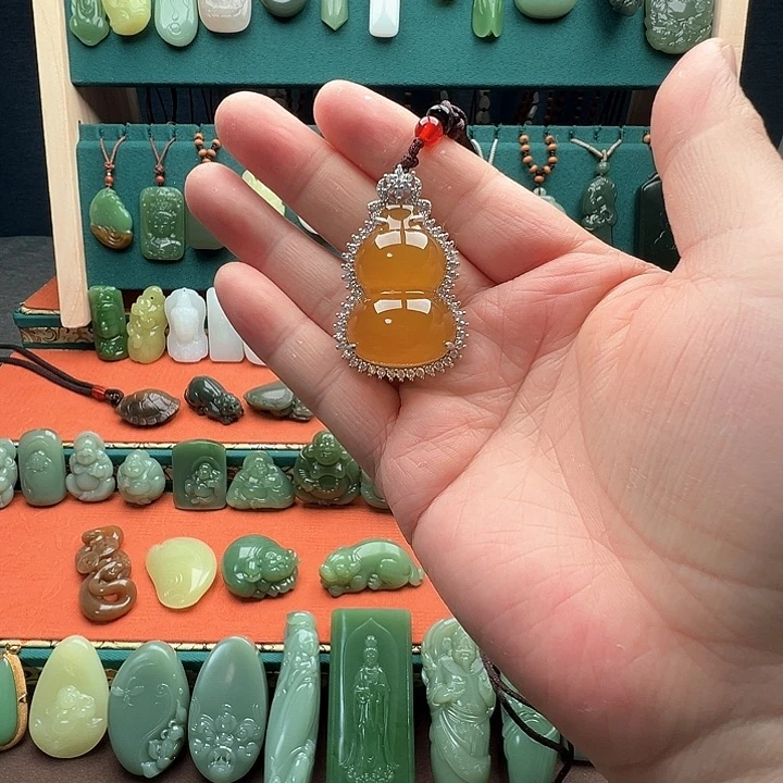 玛瑙/玉髓颈饰未镶嵌