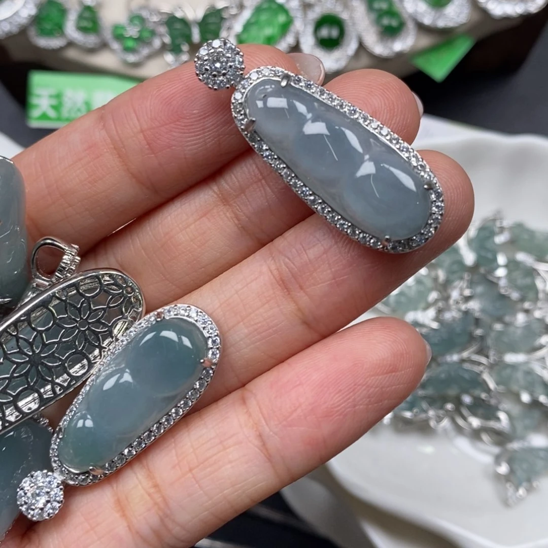 翡翠颈饰未镶嵌翡翠