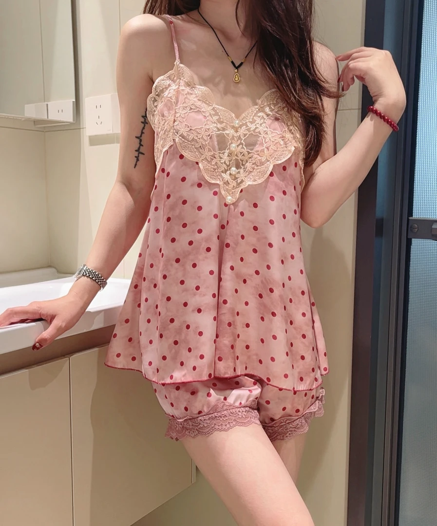 夏季甜美可爱气质显瘦纯欲冰丝带胸垫背心蕾丝短裤居家服