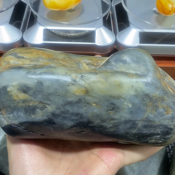 和田玉未镶嵌挂件石**记