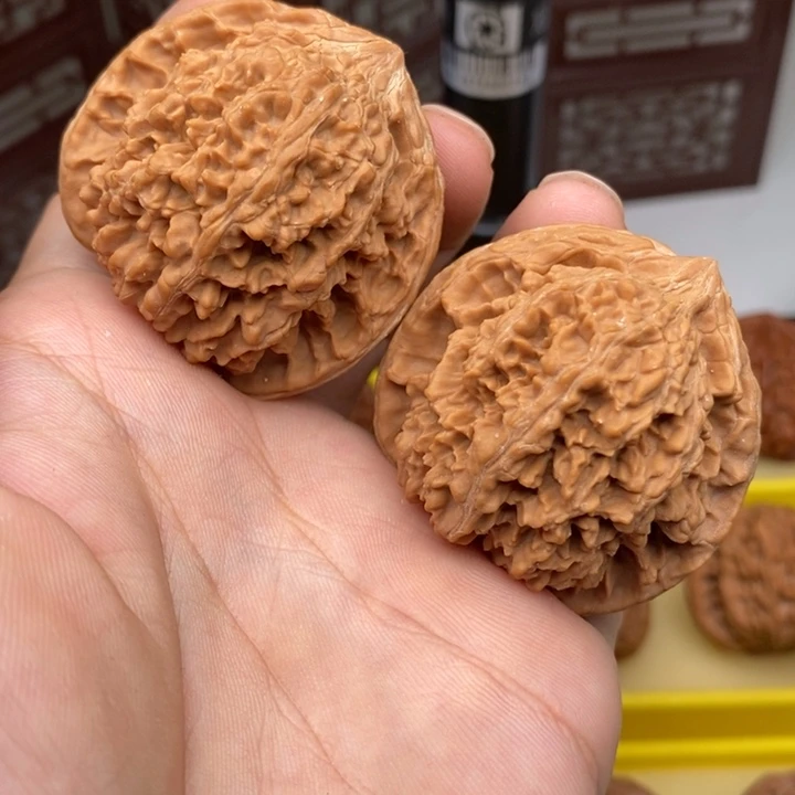 文玩核桃吊坠44满天星