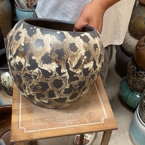 紫砂花盆口19高度24黑球