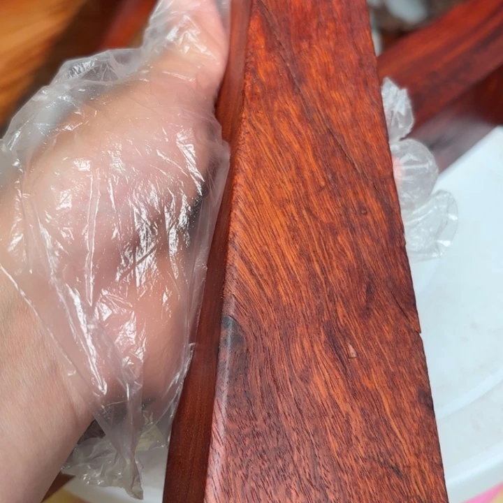 大叶紫檀（黑酸枝木类）