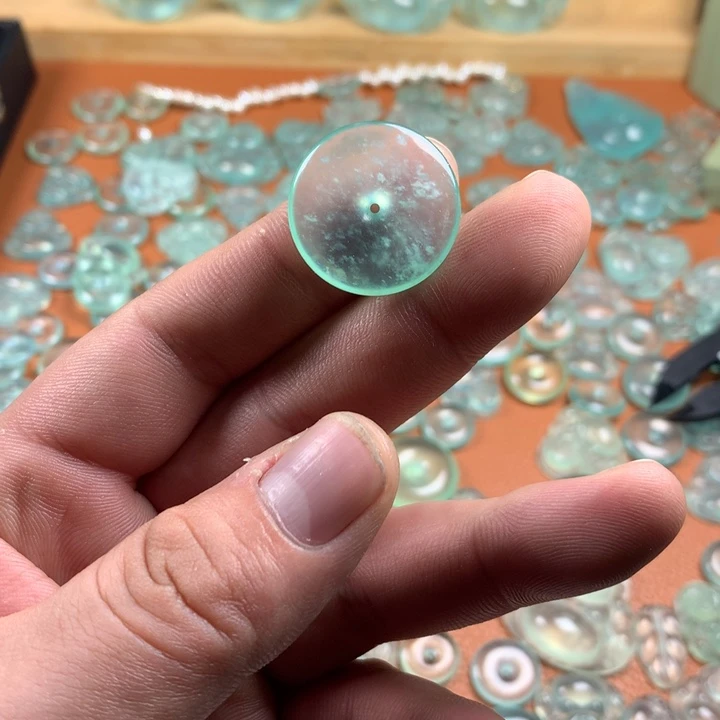 蛇纹石玉未镶嵌吊坠