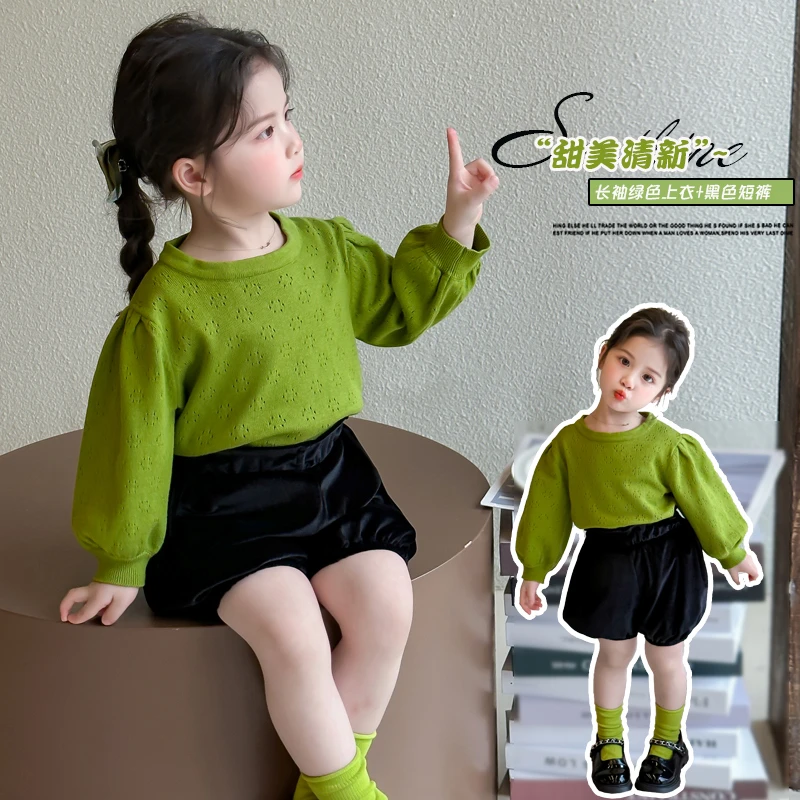 2025女童韩版春秋童装洋气泡泡袖毛衣儿童时尚丝绒花苞短裤两件套