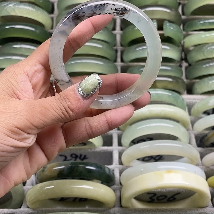 蛇纹石玉未镶嵌手镯294