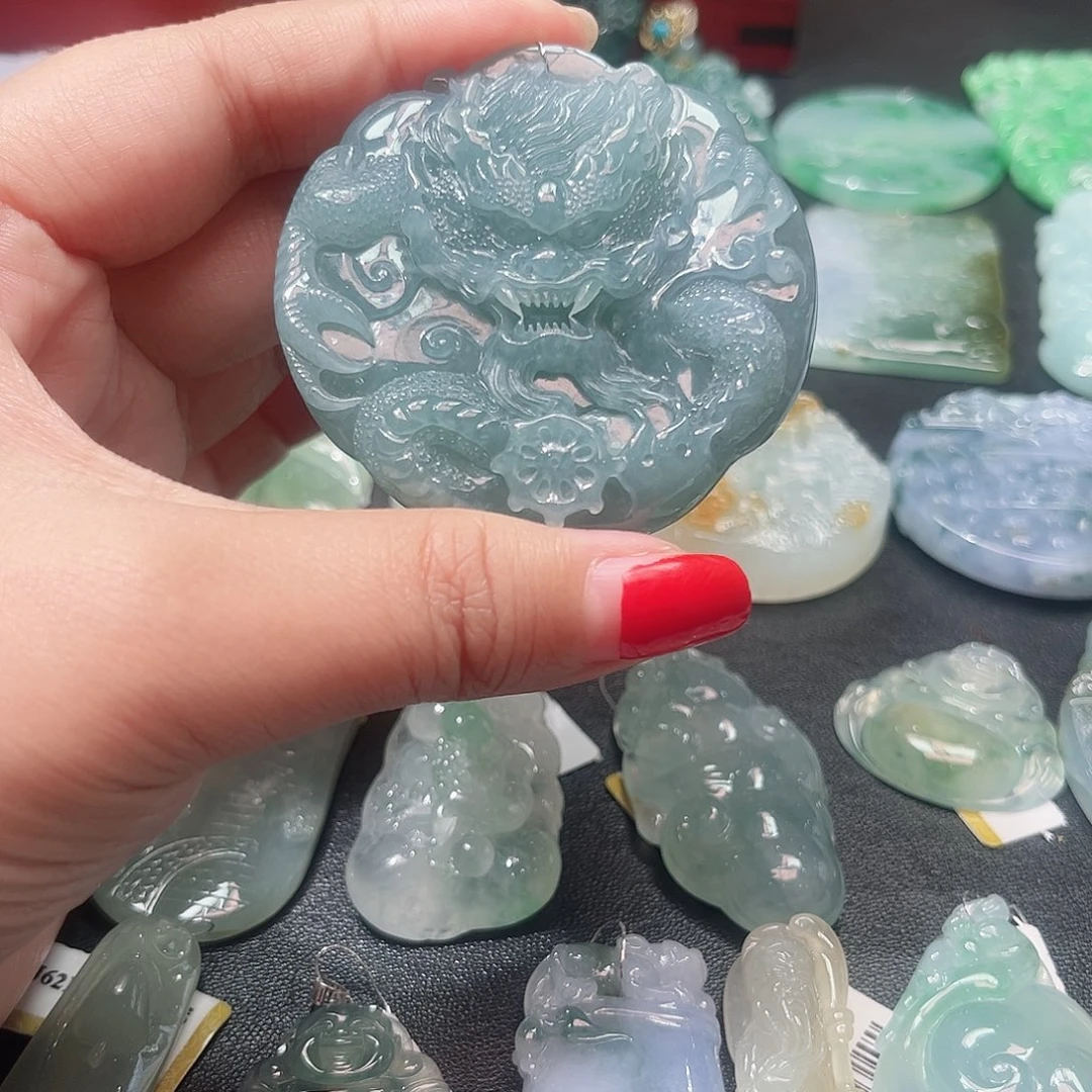 翡翠未镶嵌颈饰吊坠