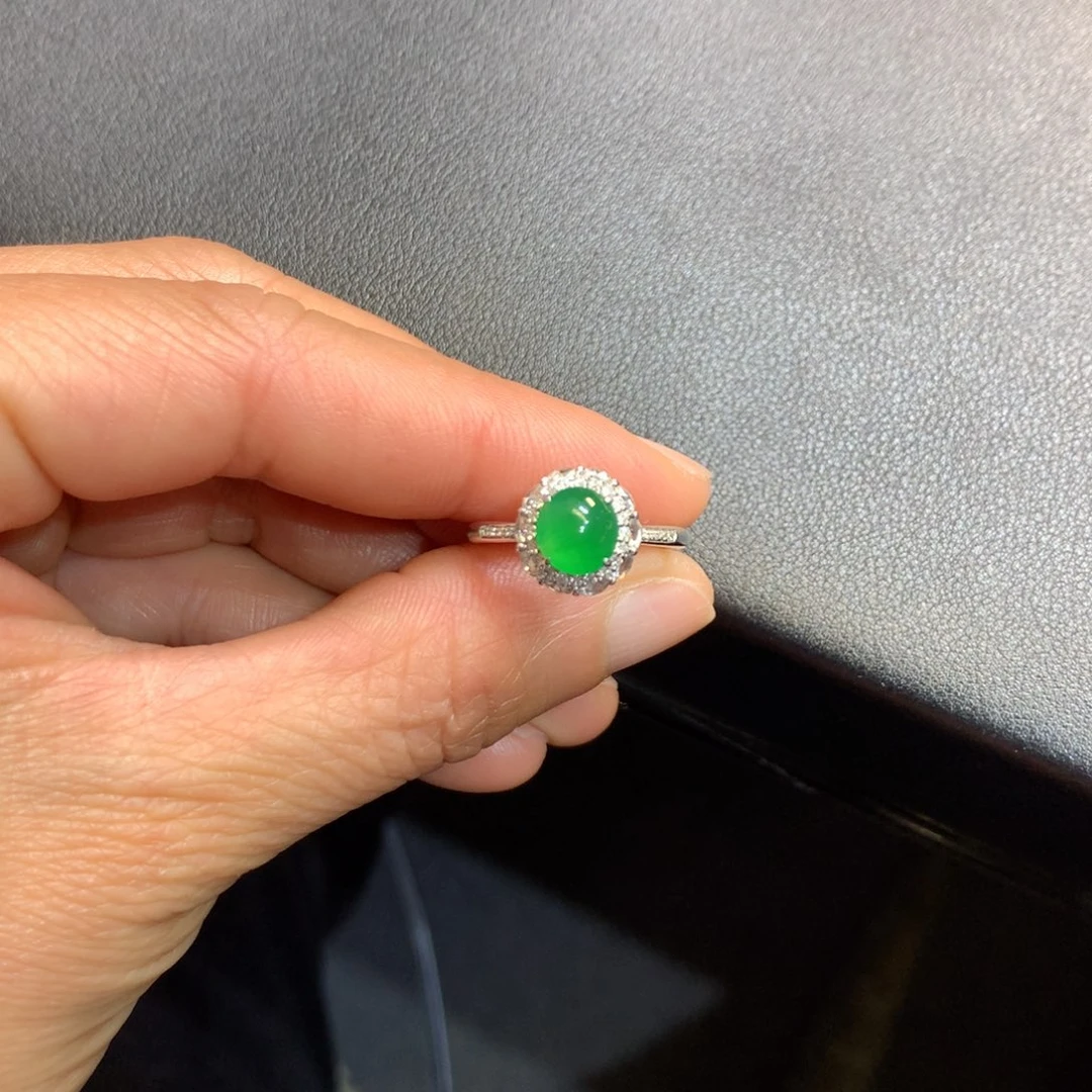 翡翠戒指18K金镶嵌戒指