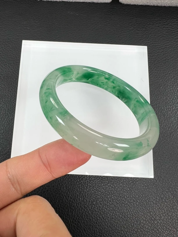 天然A货冰飘花手镯