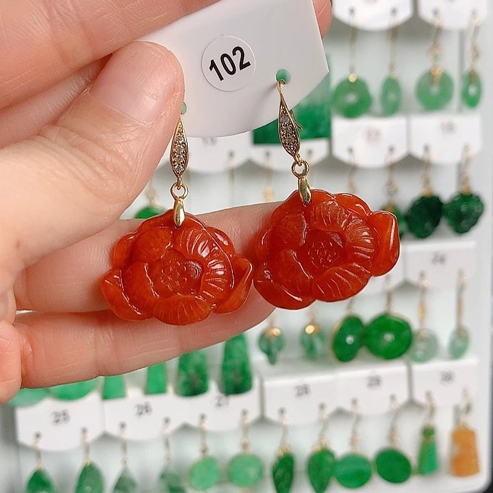 翡翠耳饰未镶嵌翡翠