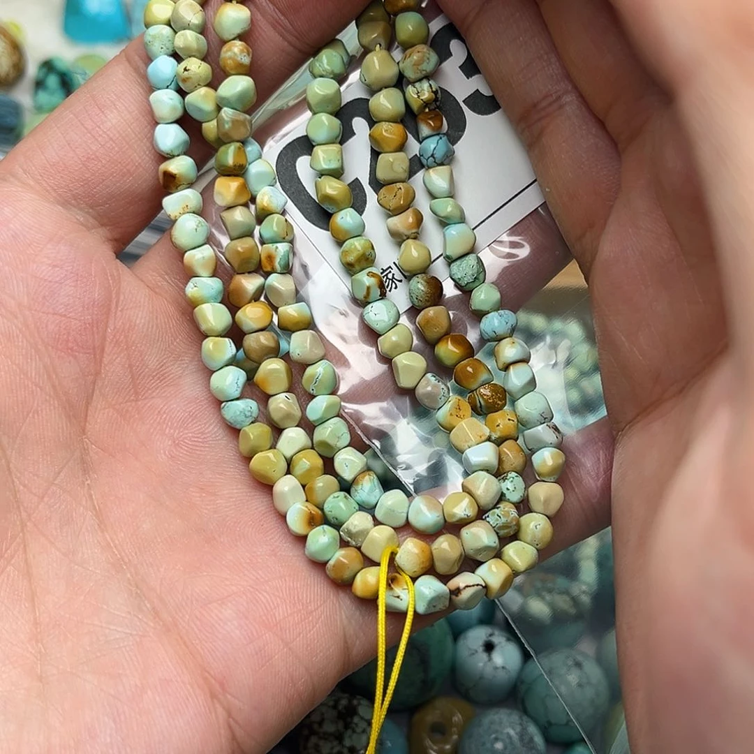 绿松石配饰未镶嵌烟**c