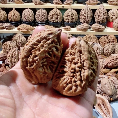 文玩核桃把件嘿*半壁