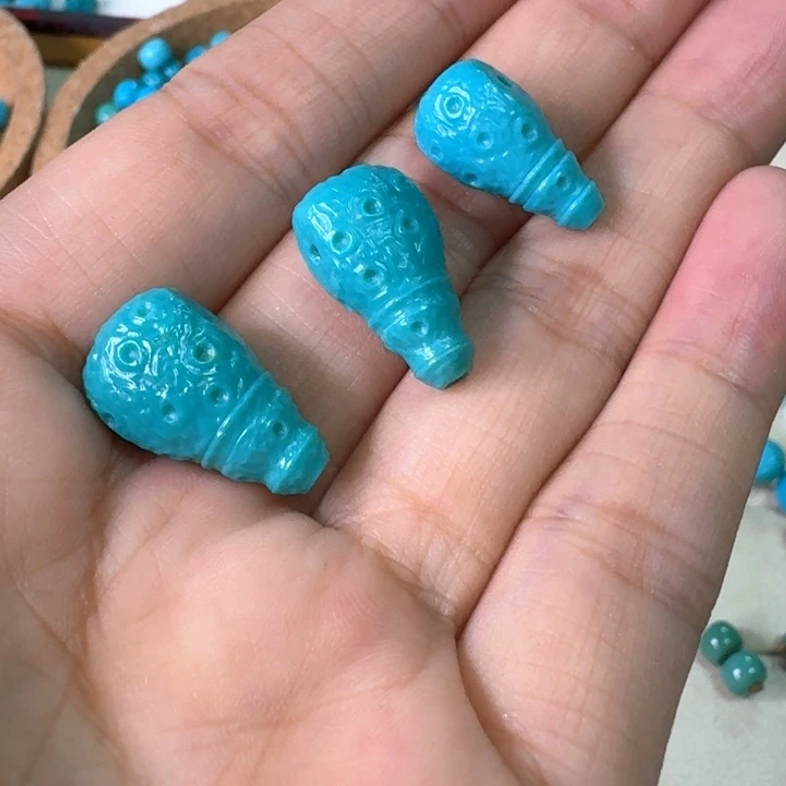 付***都未镶嵌绿松石配饰