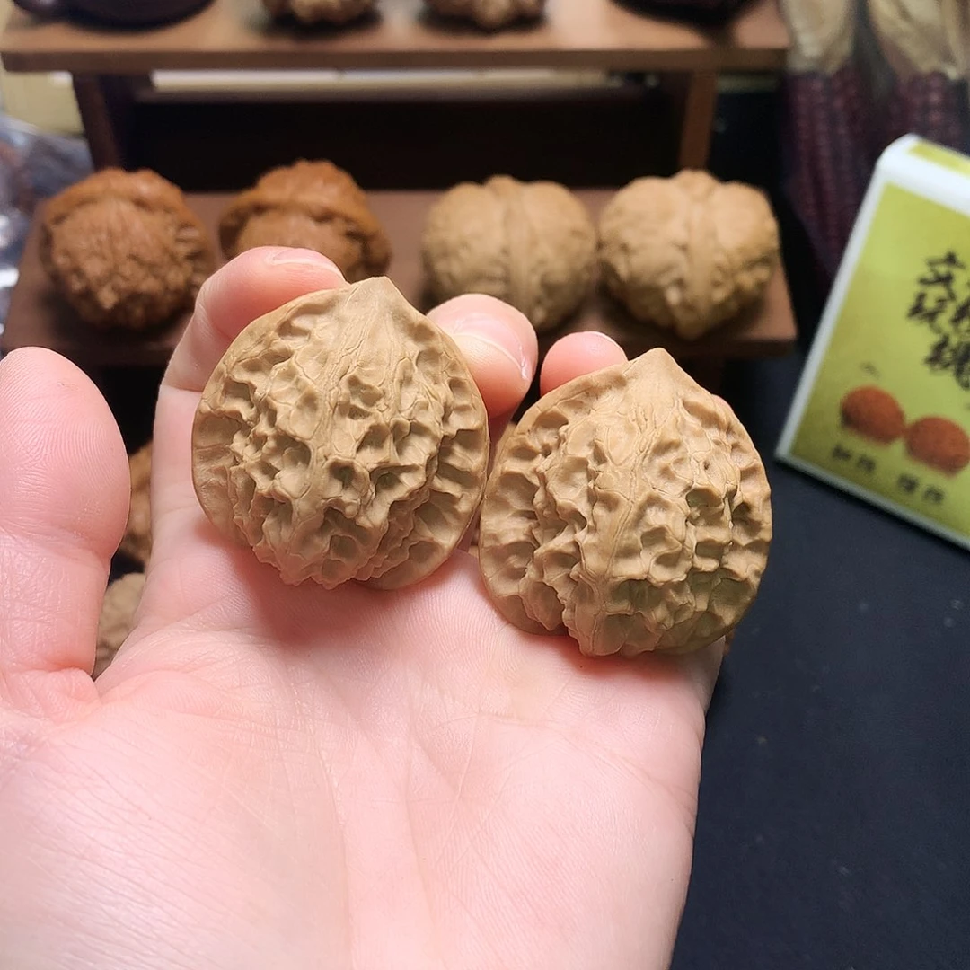 文玩核桃吊坠玲珑38