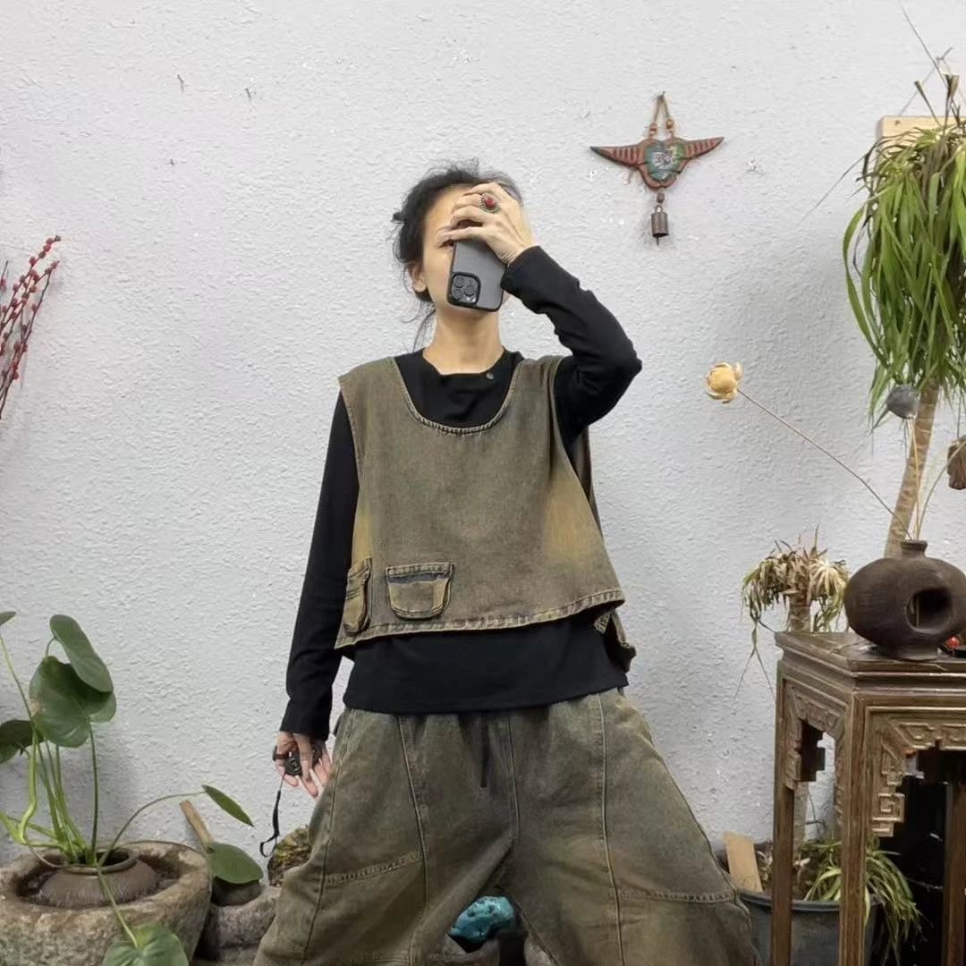 2508蓝底黄咖套头U领左下摆两口袋炒色短款马甲（前50后58胸围140