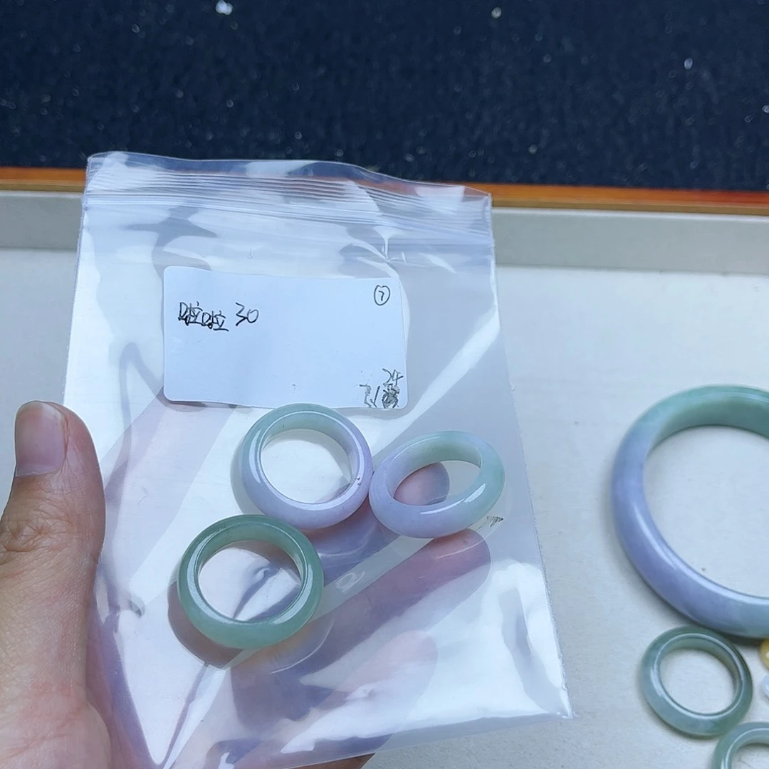 翡翠未镶嵌颈饰啦****亚天然翡翠