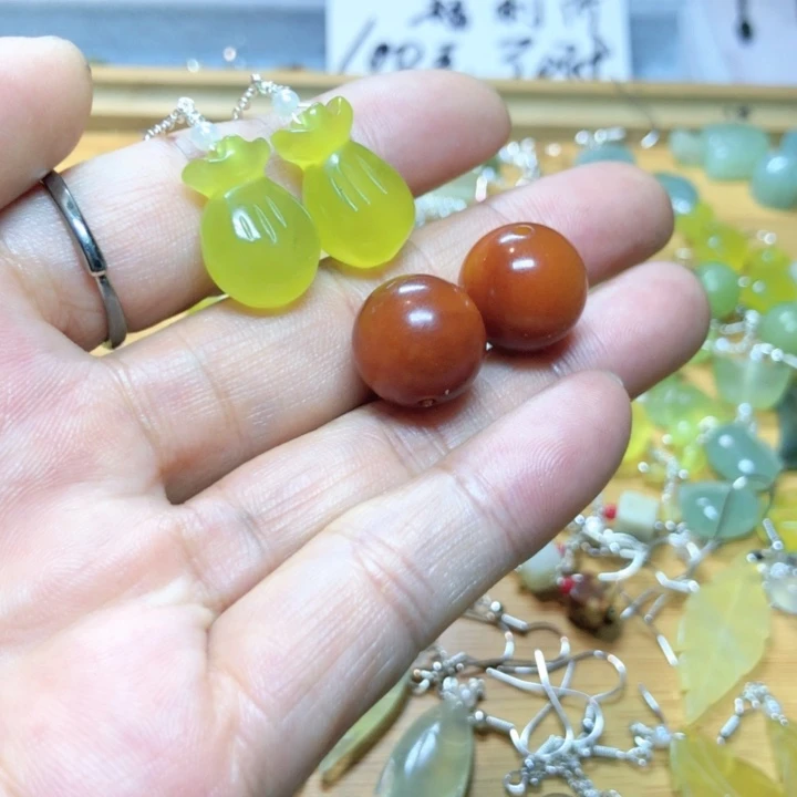 【闪购商品】蛇纹石玉耳环未镶嵌s****e
