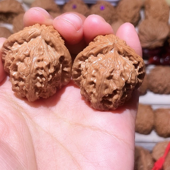 文玩核桃把件三角白36尺放漏款