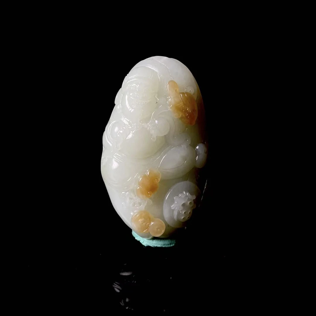 lot3544和田玉财神糖白69.7*41.4*23.1mm/100g/北京世纪