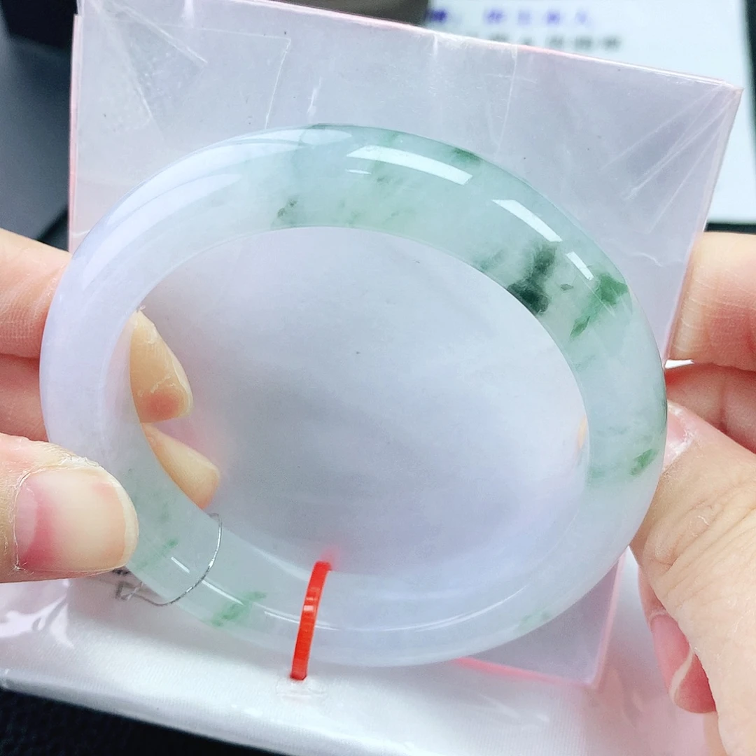 翡翠手镯未镶嵌56圈