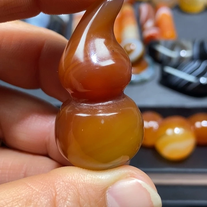 强***玛瑙/玉髓未镶嵌颈饰