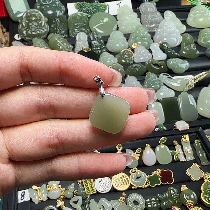 颈饰未镶嵌和田玉
