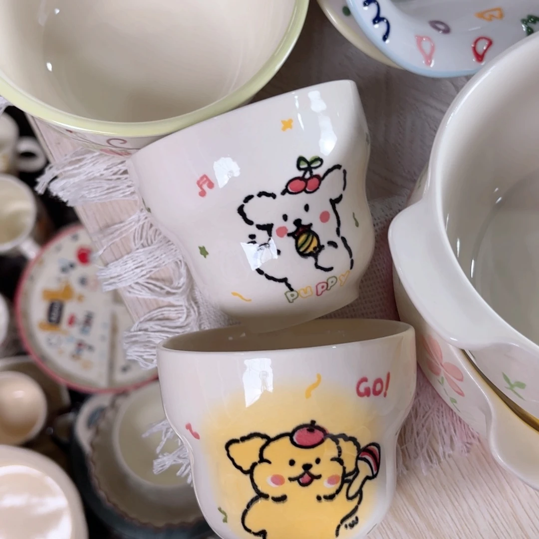 陶奶油风线条小狗手握杯两只