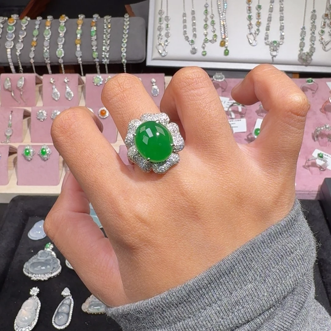 翡翠18K金镶嵌戒指纯天然缅甸翡翠A货戒指