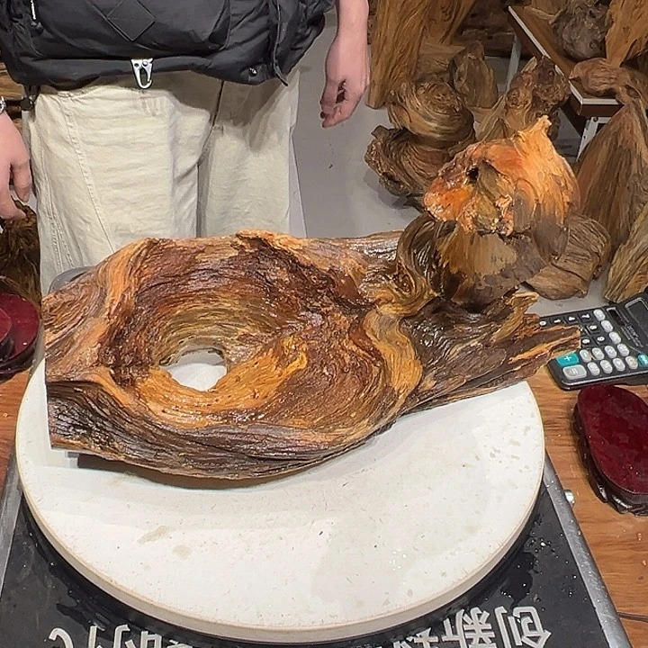 松木（琥珀木）吴*