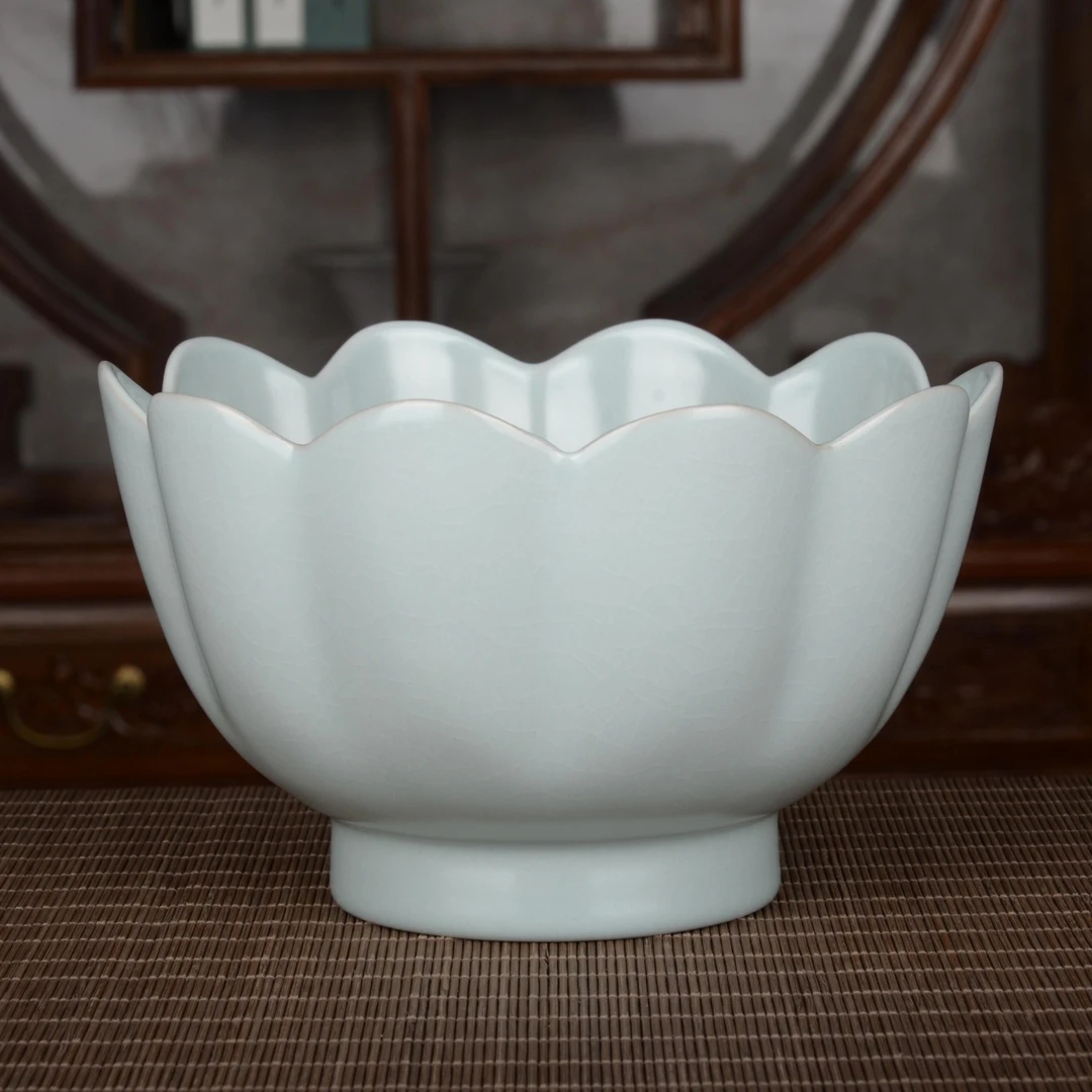 天青莲花碗 口径约16.8cm