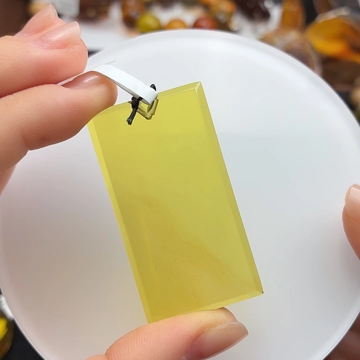 琥珀未镶嵌珠宝奇石绿茶子岗牌