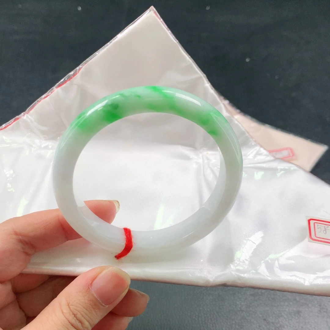 翡翠手镯未镶嵌03。