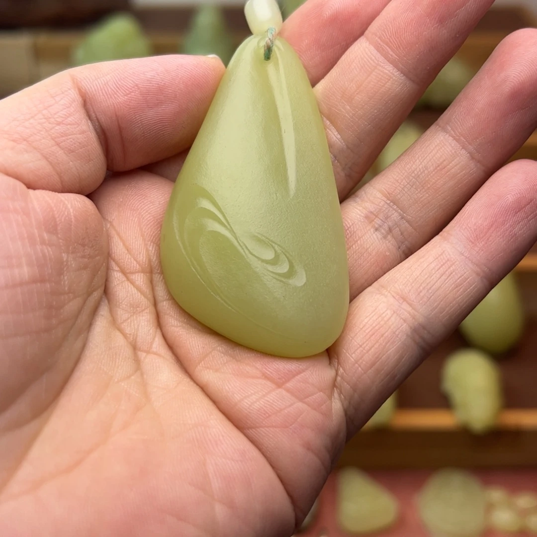 ꧁***꧂和田玉（黄玉）未镶嵌颈饰