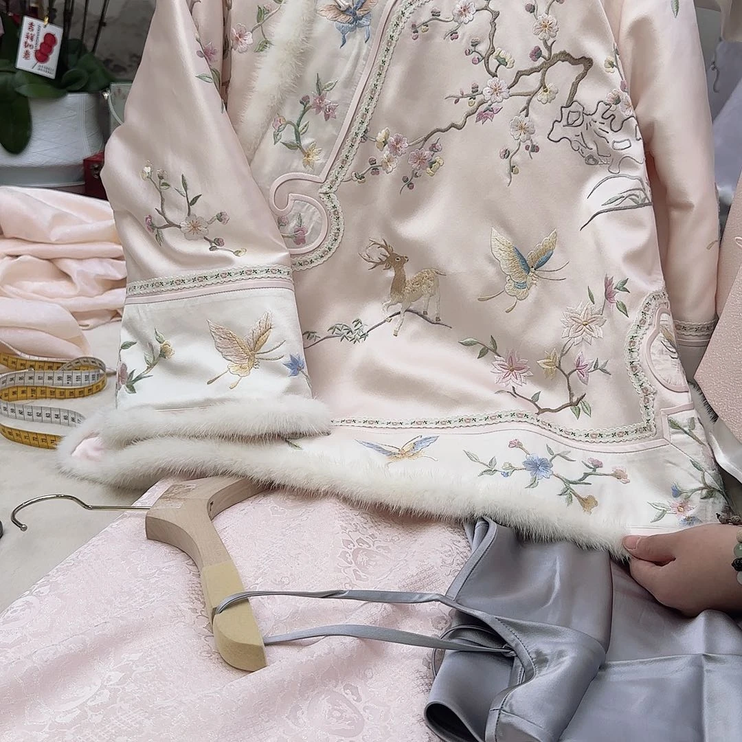 刺绣糯****苏州真丝衣服