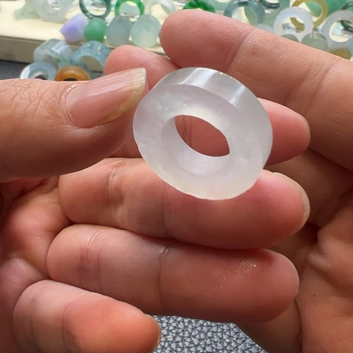 奔***马定制翡翠未镶嵌翡翠戒指