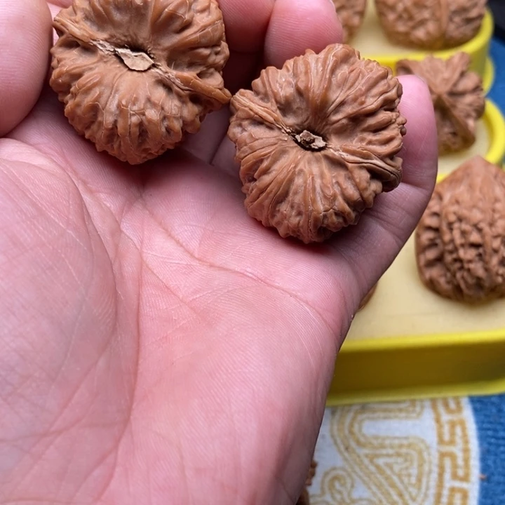 文玩核桃吊坠凹底38