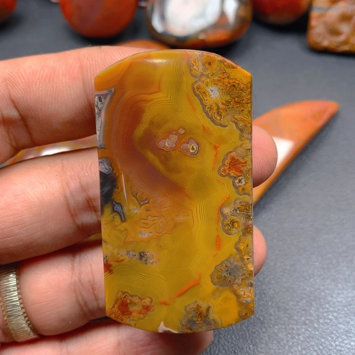 玛瑙/玉髓颈饰未镶嵌择****务